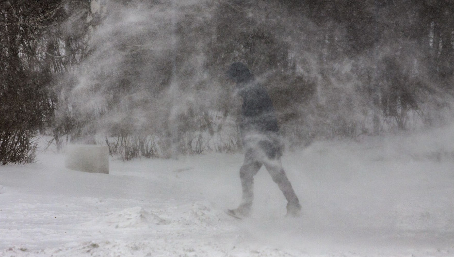 На Алтае объявили штормовое предупреждение на 30 марта. Снег, дождь и ветер под 100 км/ч