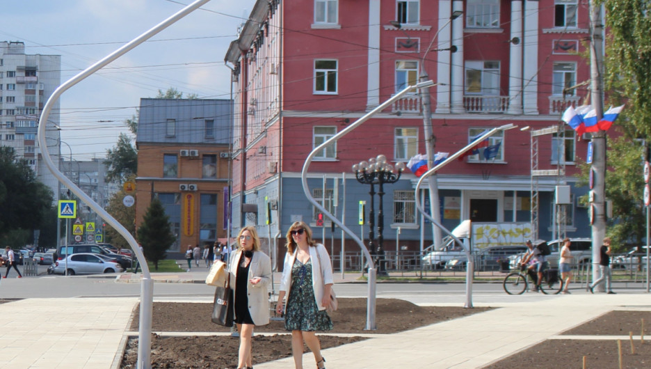 В Барнауле запретят парковку напротив сквера Медиков