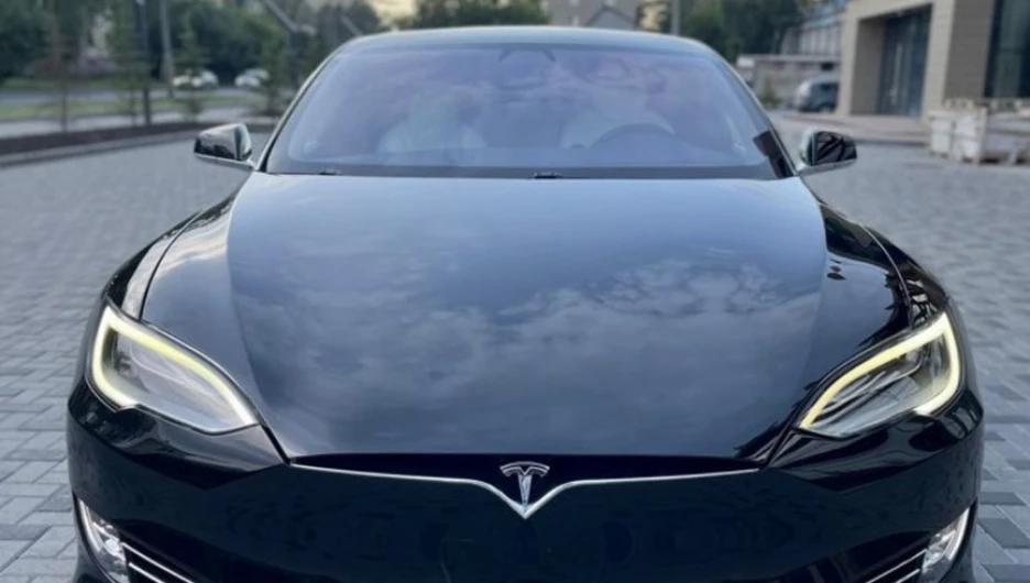  Tesla Model S AT      6  