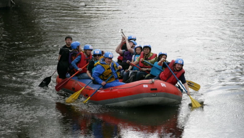 Экологический сплав по Барнаулке в честь 20-летия сплава по Пивоварке. Барнаул, 28 апреля 2013 года.