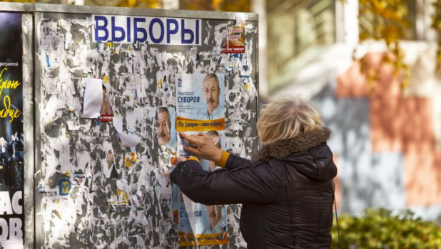 Отказ от прямых выборов губернаторов обсудят законодатели с Путиным