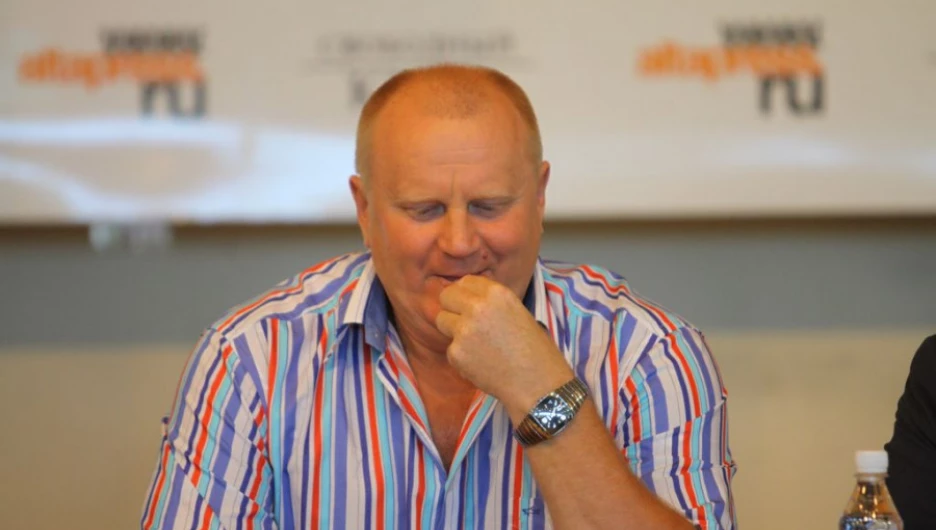 Генеральный директор компании "Жилищная инициатива" Юрий Гатилов встретился с молодыми предпринимателями Алтайского края.