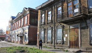 Барнаульцам на экскурсии рассказали о деревянных памятниках архитектуры.