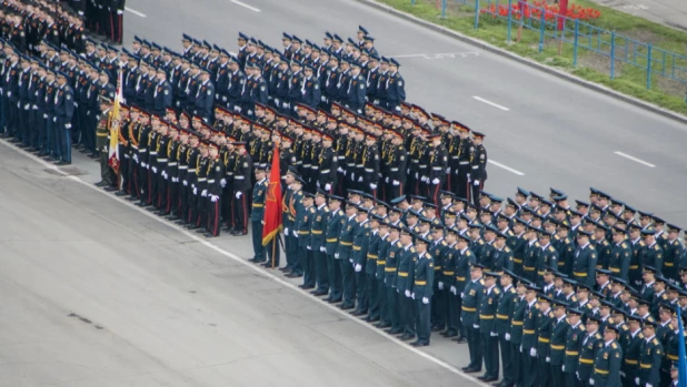 Парад на День Победы в Барнауле. 9 мая 2014 года