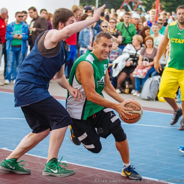 Чемпионат Сибири по уличному баскетболу "Barnaul Open 2014".  Барнаул, 30 августа 2014 года.