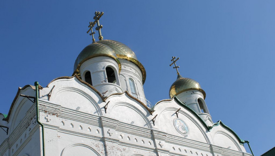 В Барнауле запретят парковку в двух местах и изменят схему проезда к церкви