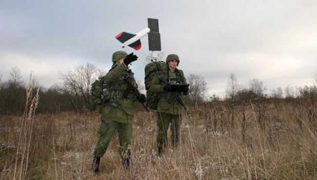 На учении РВСН в Алтайском крае беспилотники помогли обнаружить условных диверсантов.