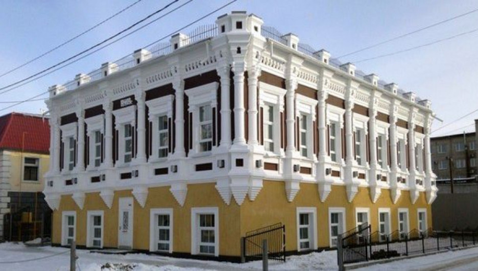 В Барнауле выставлен на продажу старинный особняк.
