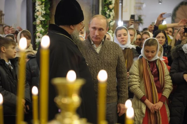 Владимир Путин на Рождественском богослужении.