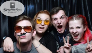 В Барнауле появилась фотокабина напрокат.