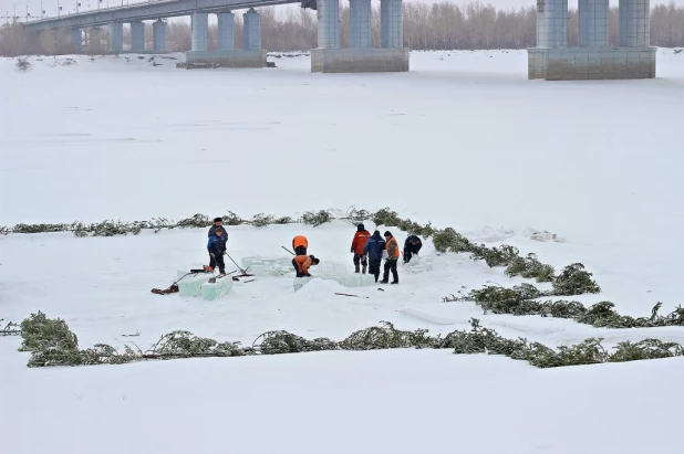 Строительство Крещенского городка в Барнауле.