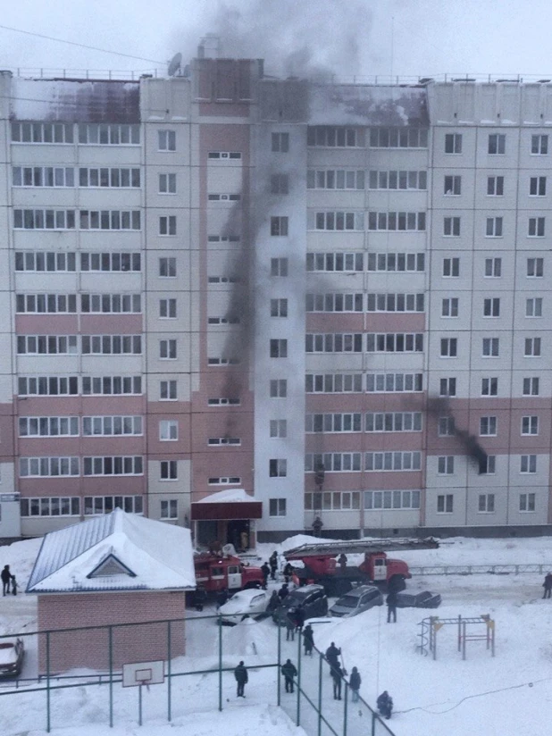 В Барнауле загорелась многоэтажка.