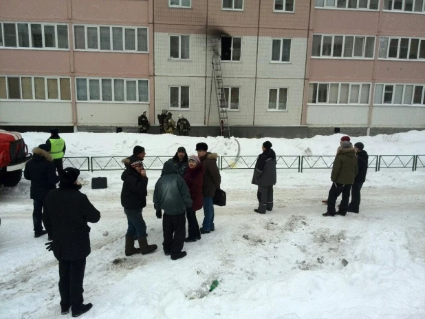 В Барнауле загорелась многоэтажка.