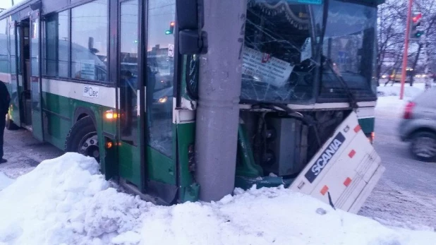 ДТП с участием автобуса 17 маршрута.