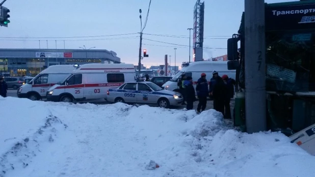 ДТП с участием автобуса 17 маршрута.