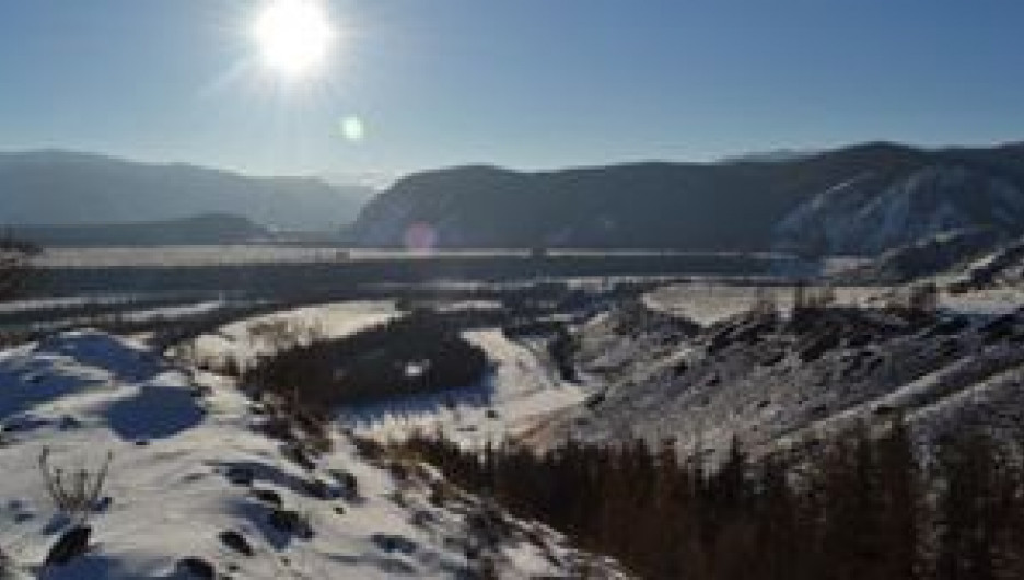 На Алтае в долине реки Аргут были обнаружены свежие следы снежного барса.