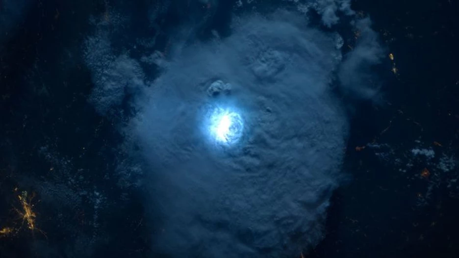 Молния из космоса.