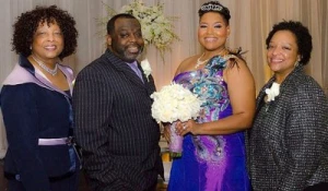 Счастливая американка, которая вышла замуж за саму себя.