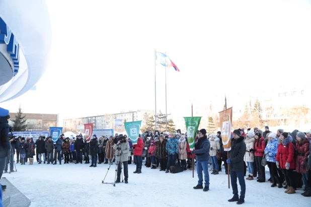 В Алтайском педвуниверситете обновили вывеску.