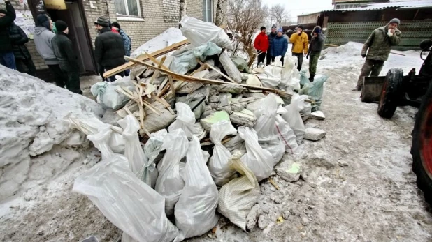 В доме на ул. Эмилии Алексеевой,76 произошел взрыв газа. 