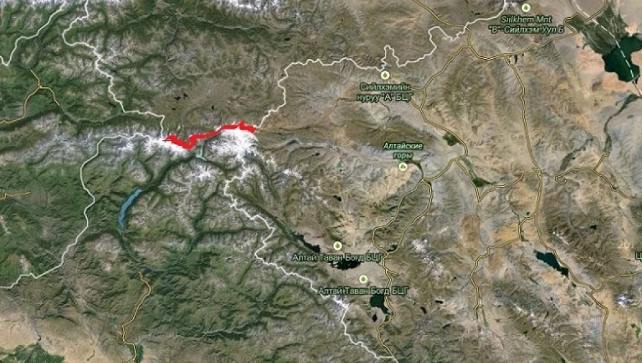 На карте красным цветом отмечен отрезок границы между РФ и КНР, проходящий по территории Республики Алтай.