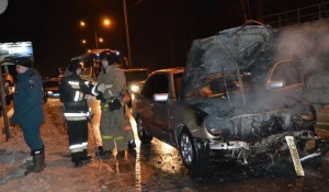 На трассе М52 сгорел "Мерседес".