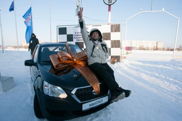 Автогонки на ипподроме в Барнауле