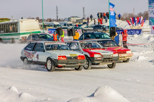 Автогонки на барнаульском ипподроме. 22 февраля 2015 года.