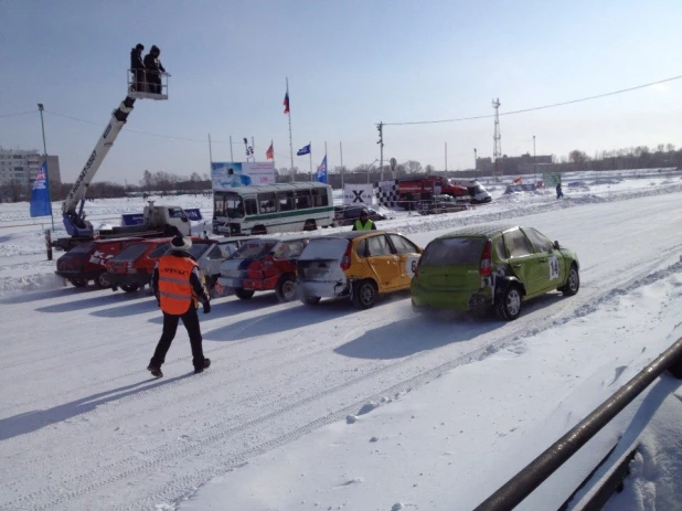 Автогонки на барнаульском ипподроме. 22 февраля 2015 года.