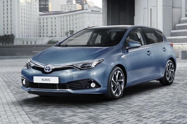 Toyota Auris 2015 модельного года