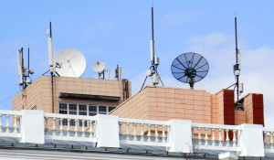 Станции приема спутниковых данных на крыше АлтГУ.