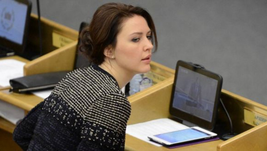 Алёна Аршинова за работой в Госдуме.