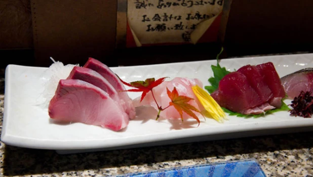 Мясо "Вишни в цвету". Япония. Основа блюда - сырое мясо конины.
