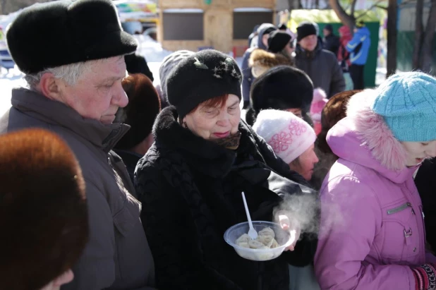 Барнаульцы съели 100 кг пельменей.