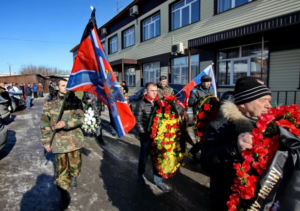 Прощание и похороны ополченца Ивана Королькова. Барнаул, 7 марта 2015 года.