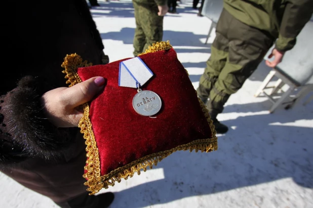 Прощание и похороны ополченца Ивана Королькова. Барнаул, 7 марта 2015 года.