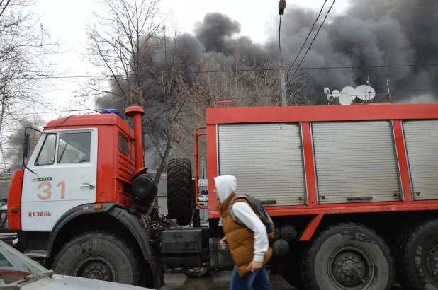 Пожар в ТЦ "Адмирал" в Казани.