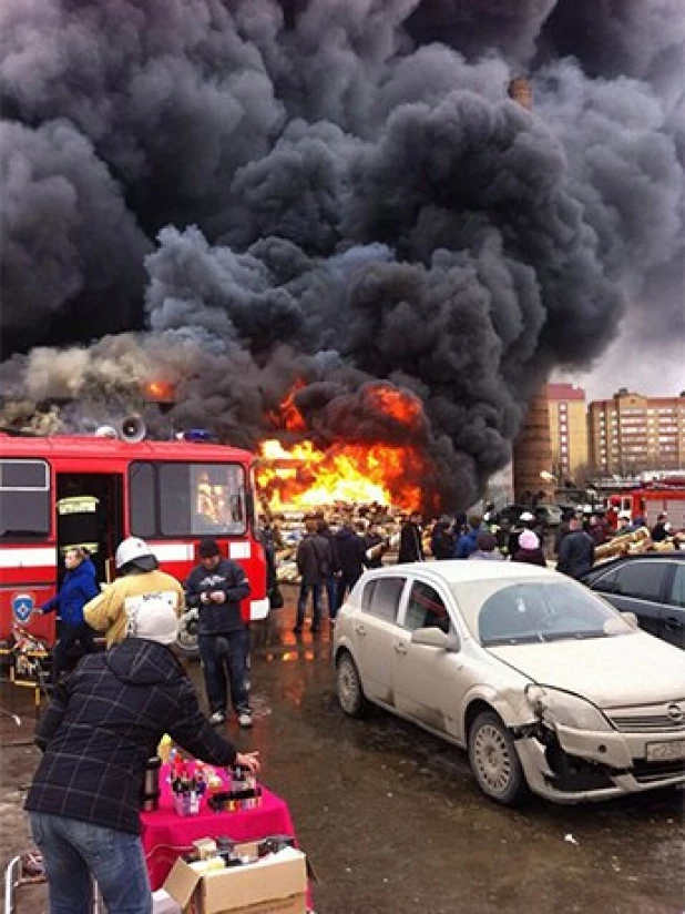 Пожар в ТЦ "Адмирал" в Казани.