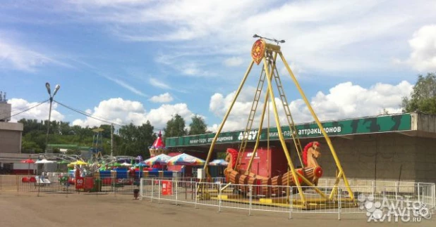 На продажу выставлен парк аттракционов на речном вокзале.