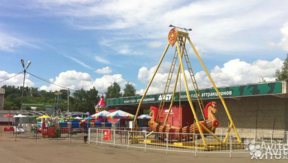 На продажу выставлен парк аттракционов на речном вокзале.