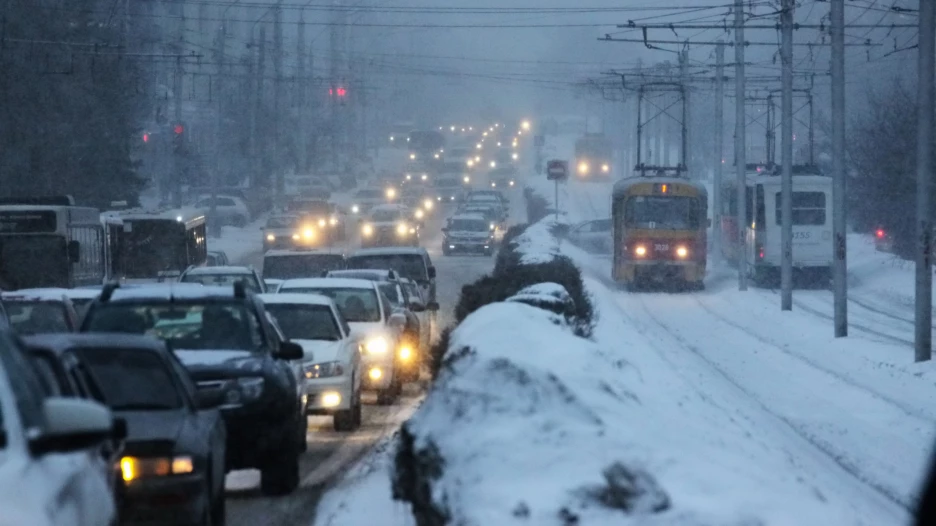 Пробки. Зима в Барнауле.
