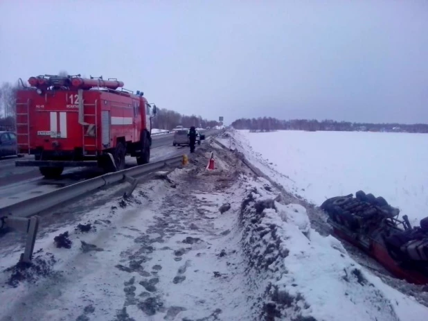 Алтайский грузовик вылетел в кювет под Бердском.