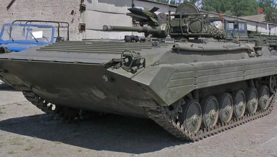 "Малютка" - противотанковый управляемый реактивный снаряд первого поколения 9М14М. Предназначен для поражения танков, инженерных и фортификационных сооружений, надводных целей.