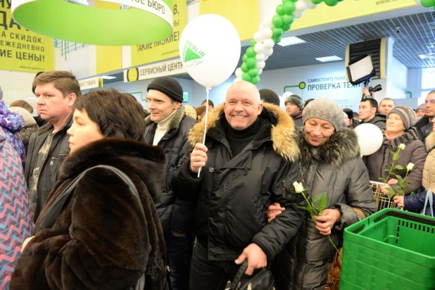 В Барнауле открылся первый магазин "Леруа Мерлен".