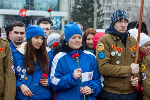 Участники автопробега профсоюзов в Барнауле.