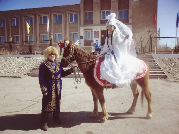 Подслушано в кош агаче айтылмаган. Мисс Кош-Агач. Наурыз в Кош Агаче. Наурыз в Кош-Агачском районе. Наурыз в Кош Агаче в 2023.