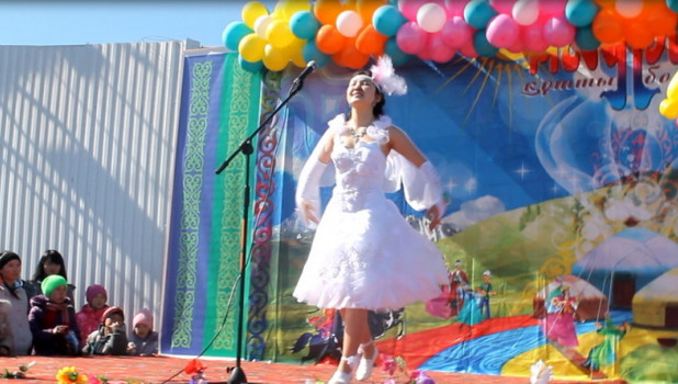 Конкурс красоты "Мисс Наурыз Аруы-2015" в Кош-Агаче. 
