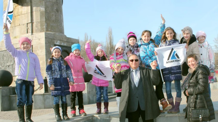 "Алтай-Кокс" оказывает поддержку молодым талантам.