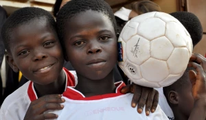 Дети негроидной расы.