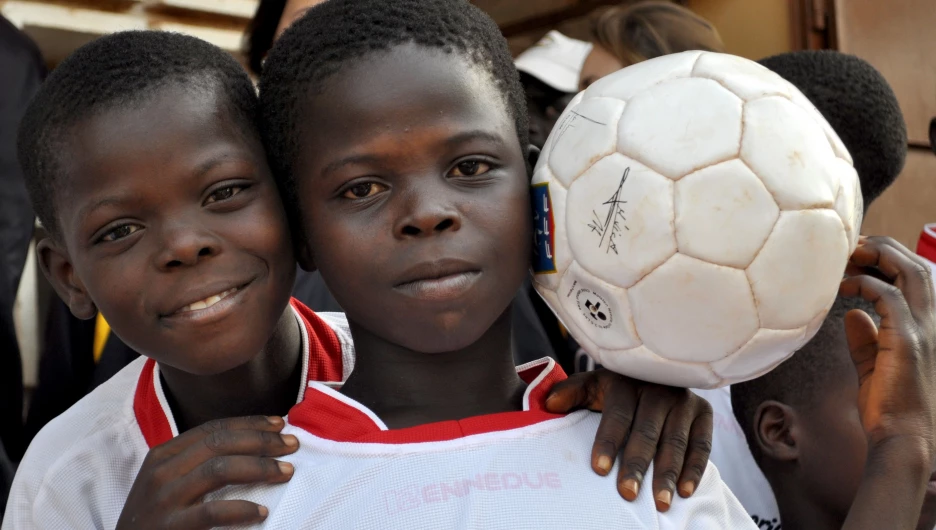 Дети негроидной расы.